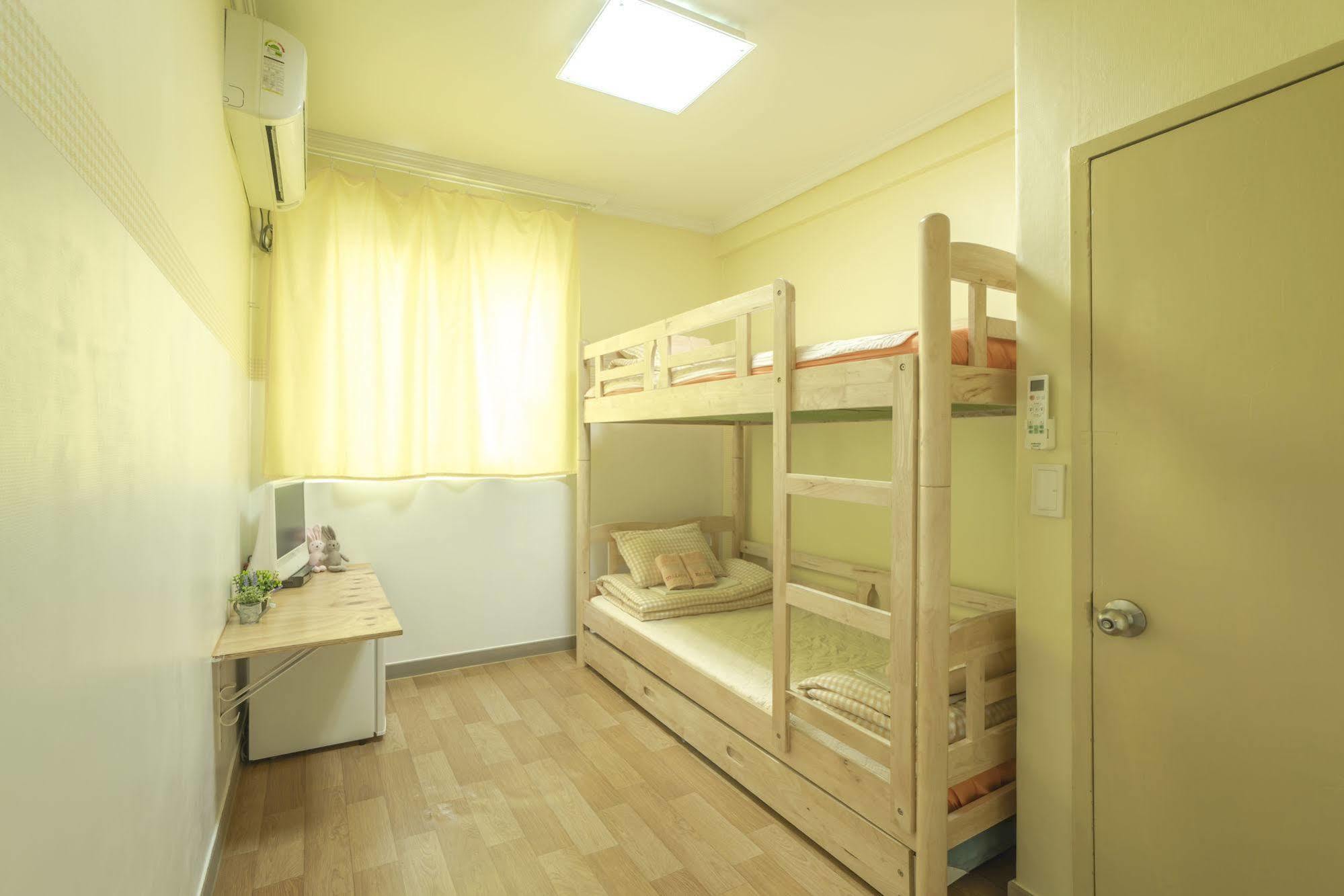Dalkom Myeongdong Guesthouse Seoul Bagian luar foto