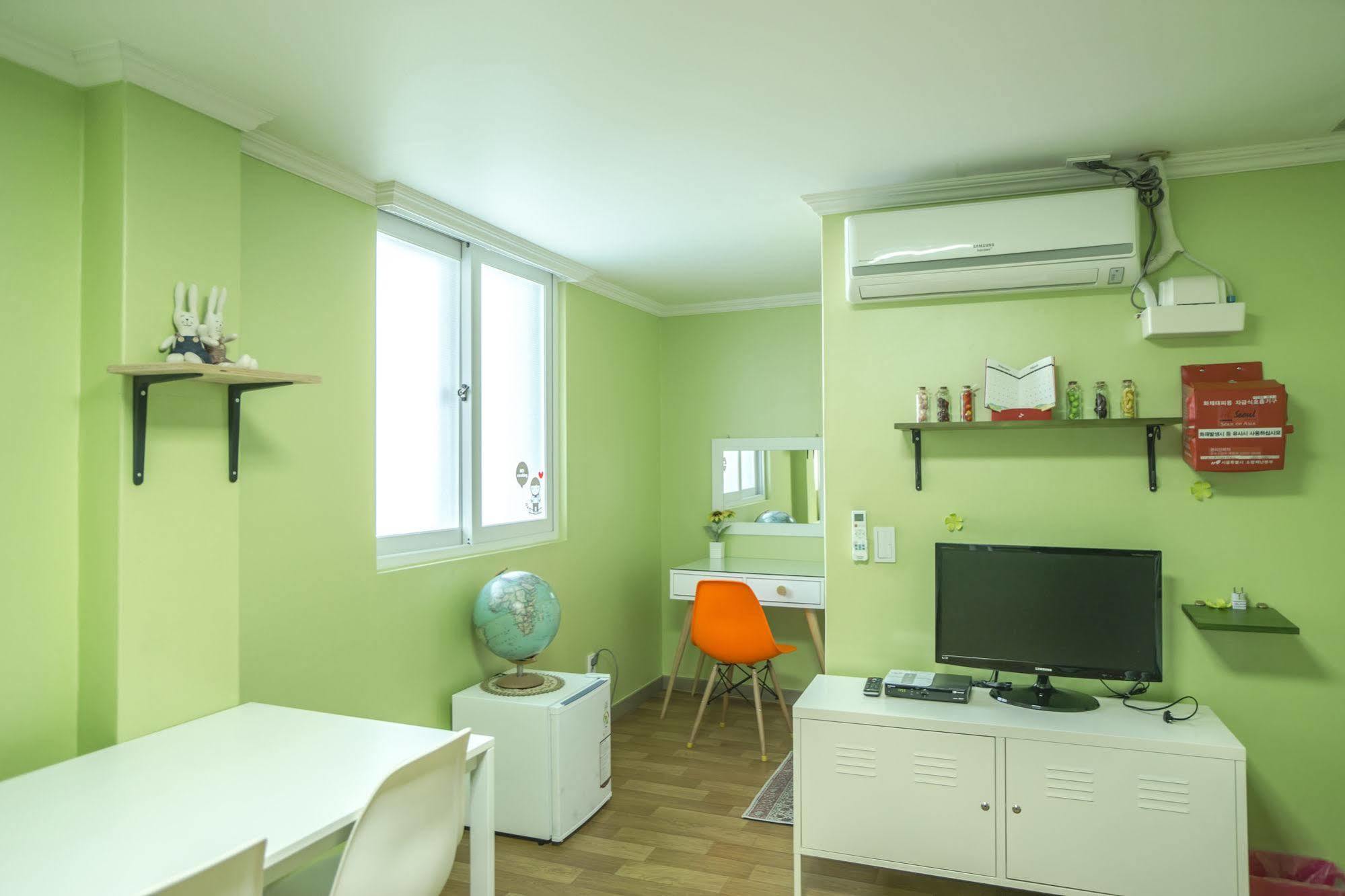 Dalkom Myeongdong Guesthouse Seoul Bagian luar foto