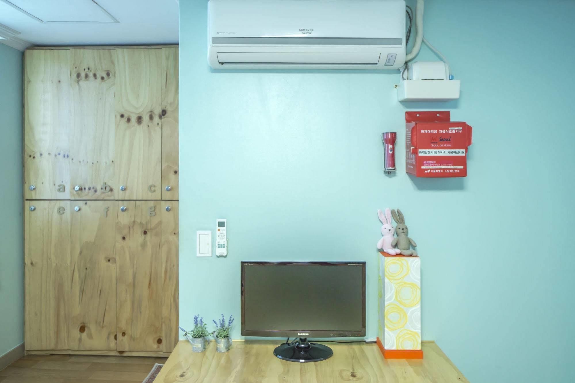 Dalkom Myeongdong Guesthouse Seoul Bagian luar foto