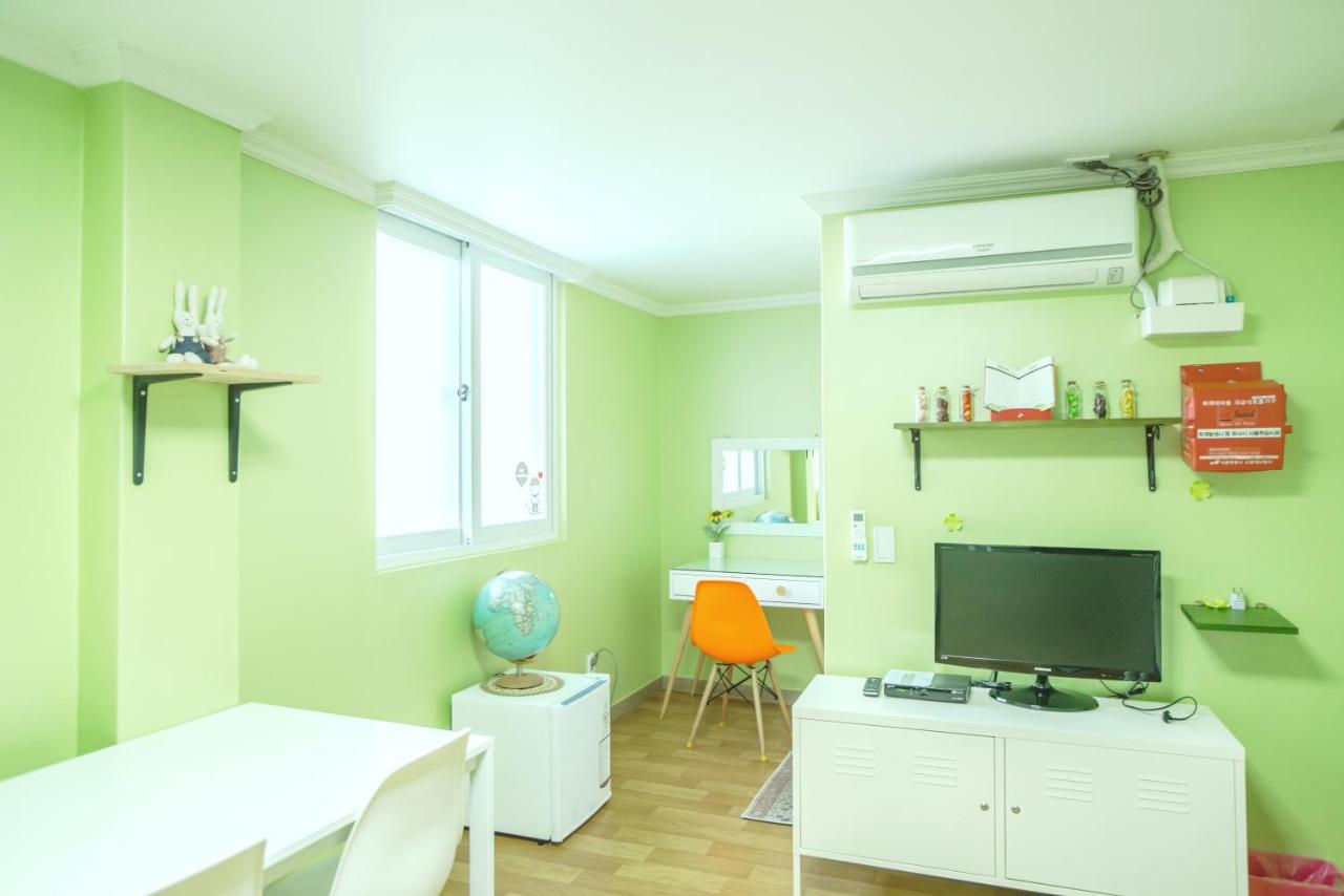 Dalkom Myeongdong Guesthouse Seoul Bagian luar foto
